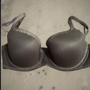 Victoria's Secret Classic Black Underwire Bra With Simmering accents